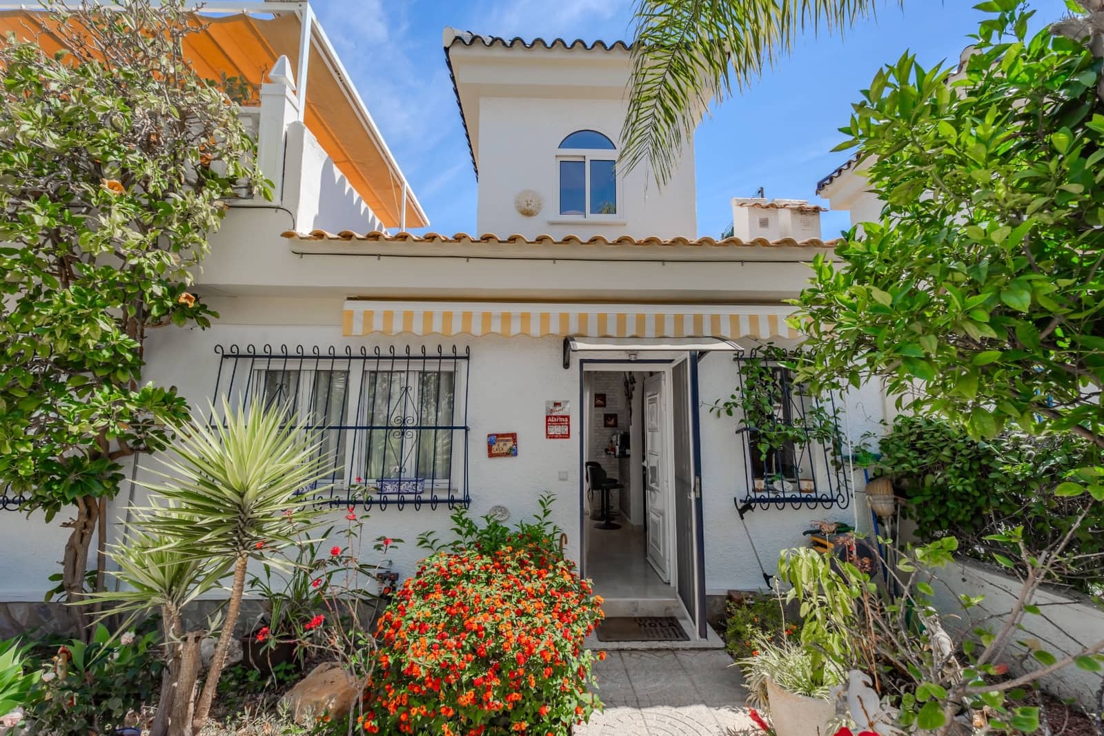 2 slaapkamer Halfvrijstaande villa te koop in Ciudad Quesada met zwembad - € 225.000 (Ref: 9847601)