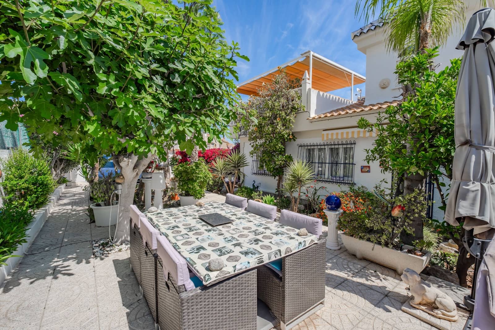 2 slaapkamer Halfvrijstaande villa te koop in Ciudad Quesada met zwembad - € 225.000 (Ref: 9847601)