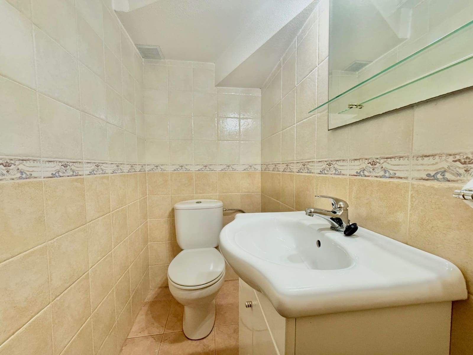 3 slaapkamer Halfvrijstaande villa te koop in Guardamar del Segura met zwembad garage - € 185.000 (Ref: 9847605)