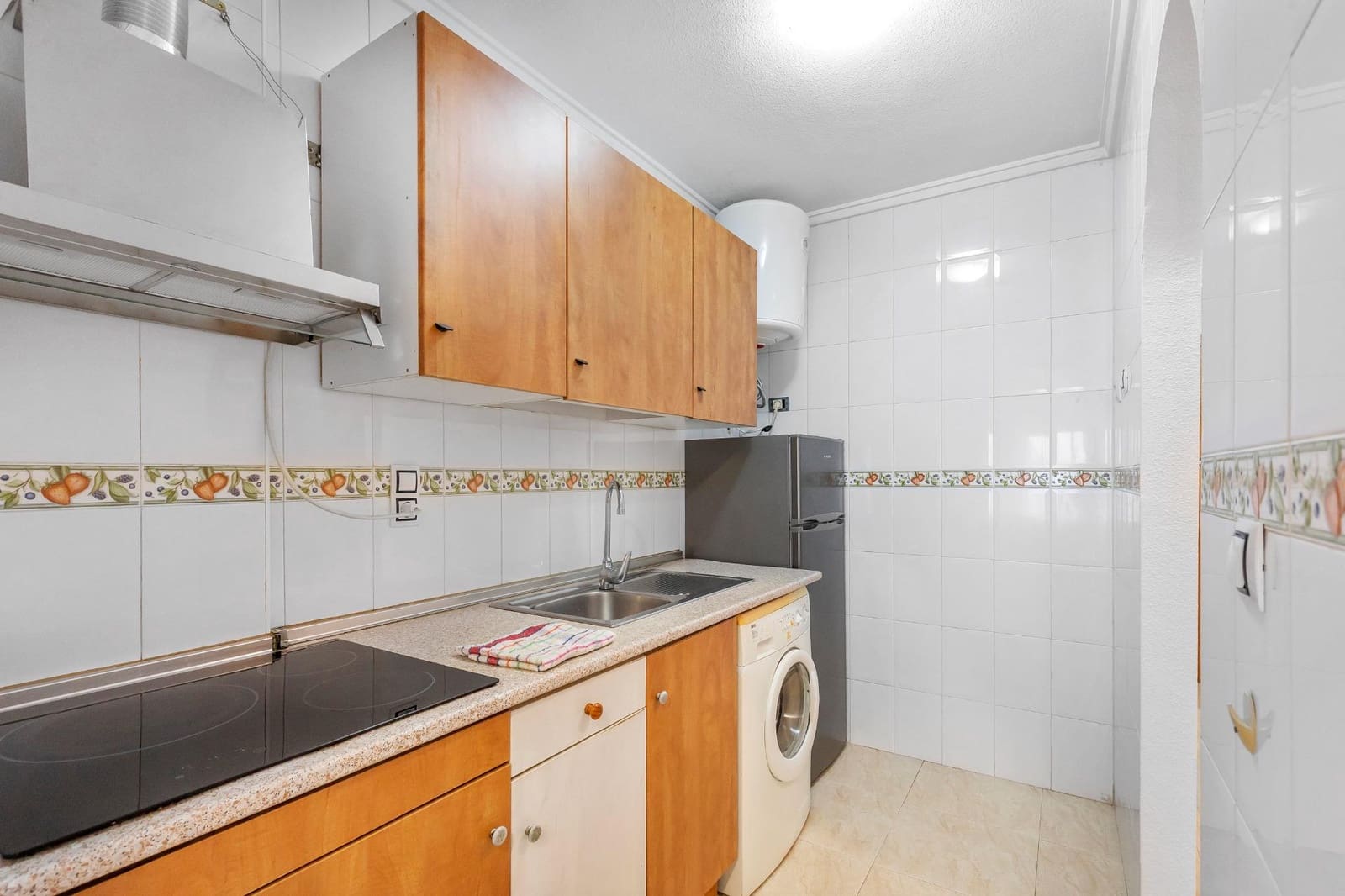 Studio til salgs i Torrevieja med svømmebasseng - € 99 900 (Ref: 9847618)