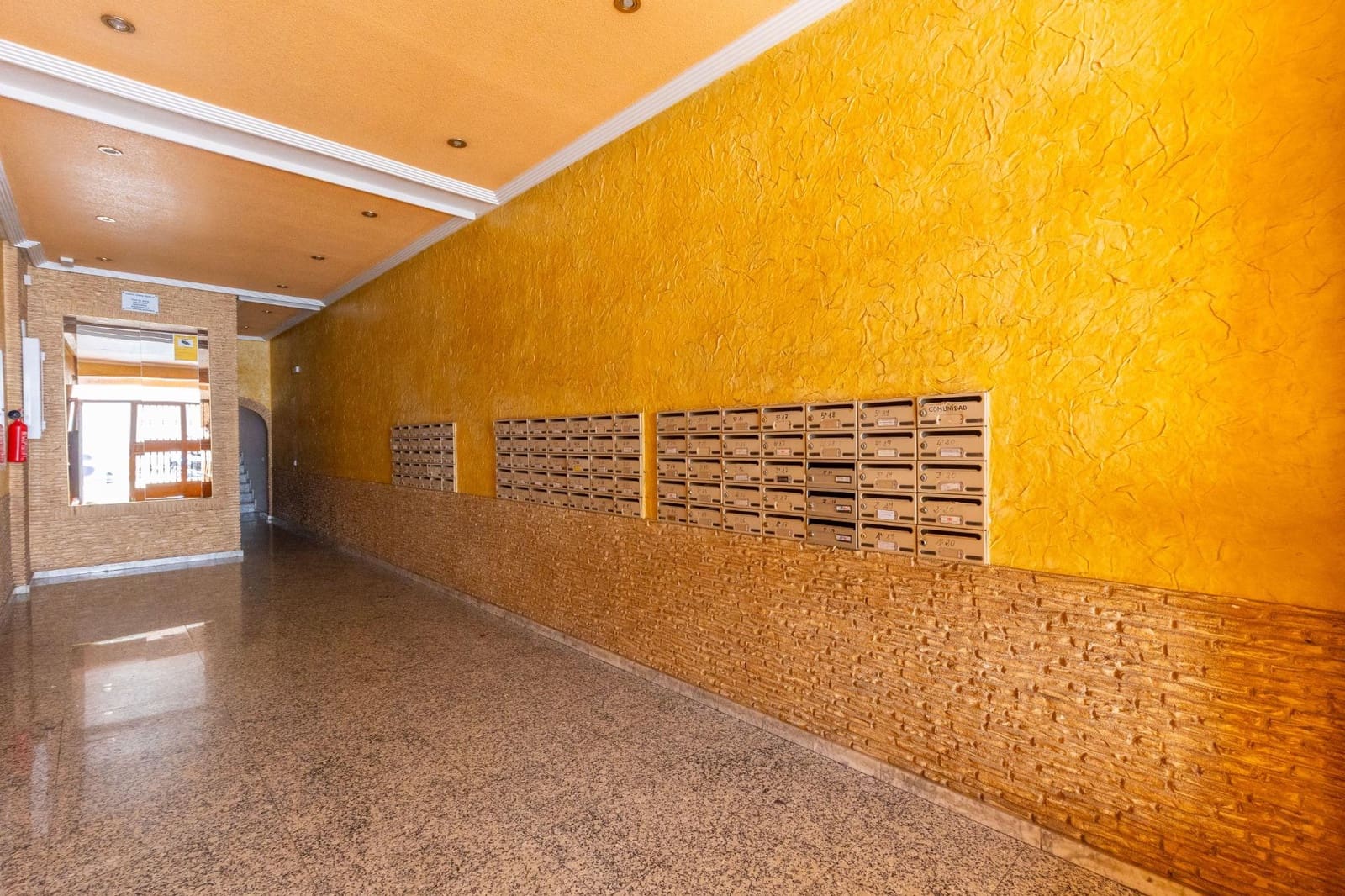 Studio til salgs i Torrevieja med svømmebasseng - € 99 900 (Ref: 9847618)