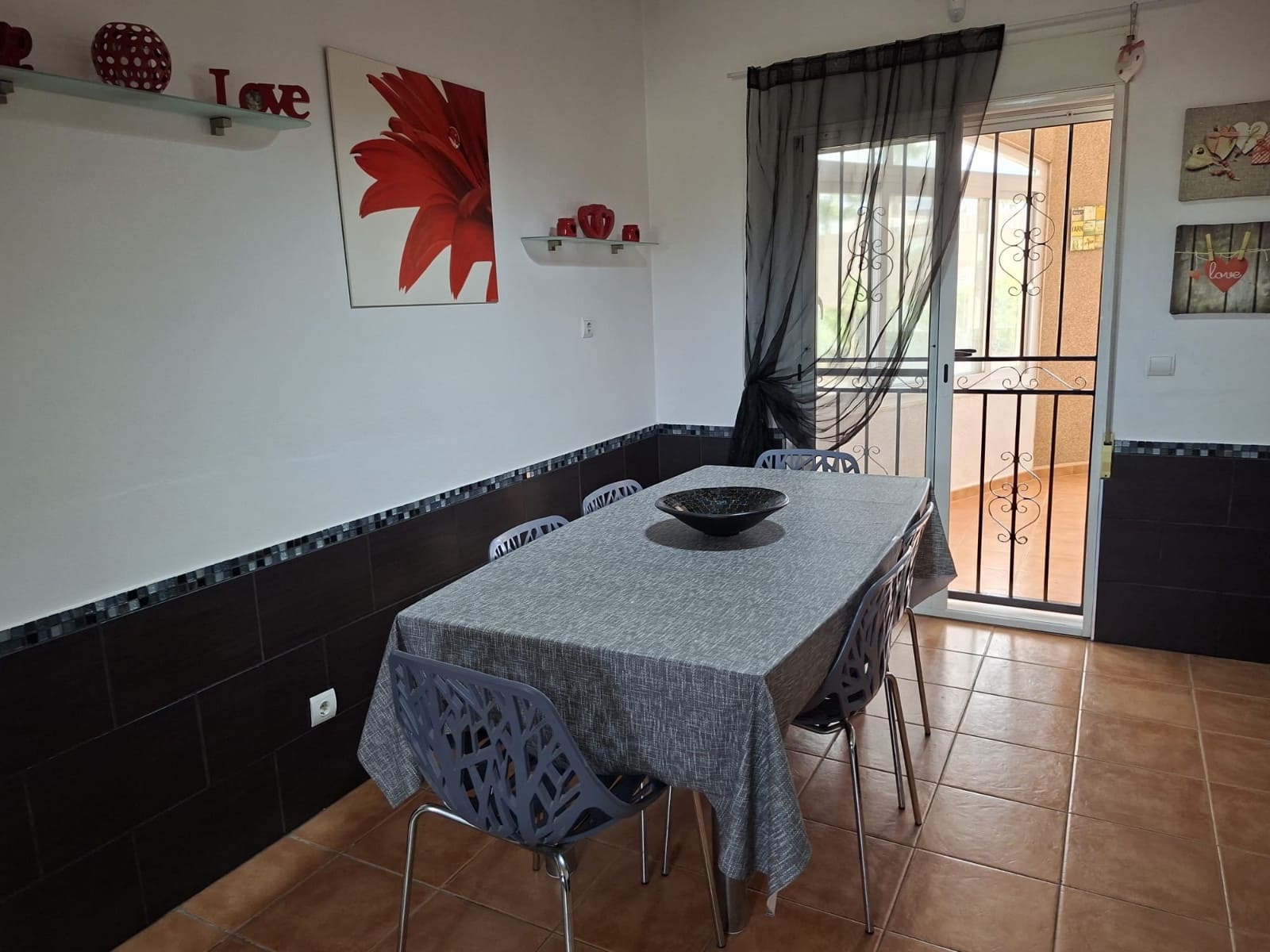 5 bedroom Villa for sale in Catral with pool - € 449,995 (Ref: 9847638)