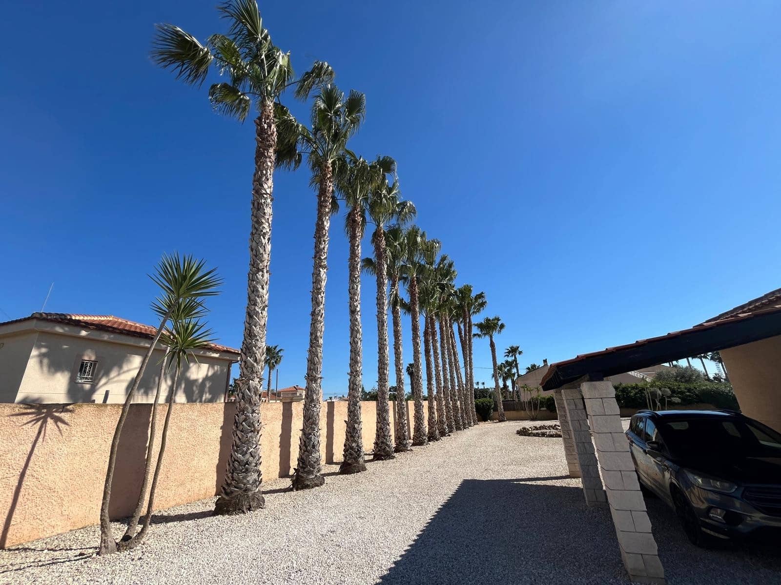 5 bedroom Villa for sale in Catral with pool - € 449,995 (Ref: 9847638)