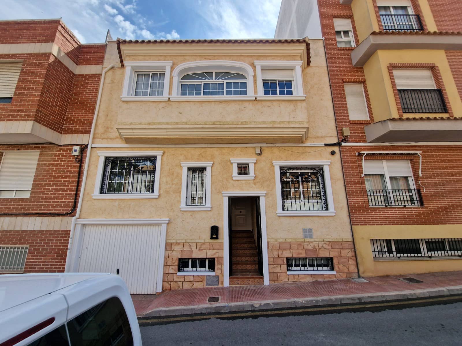 4 chambre Maison de Ville à vendre à Guardamar del Segura - 345 000 € (Ref: 9847652)