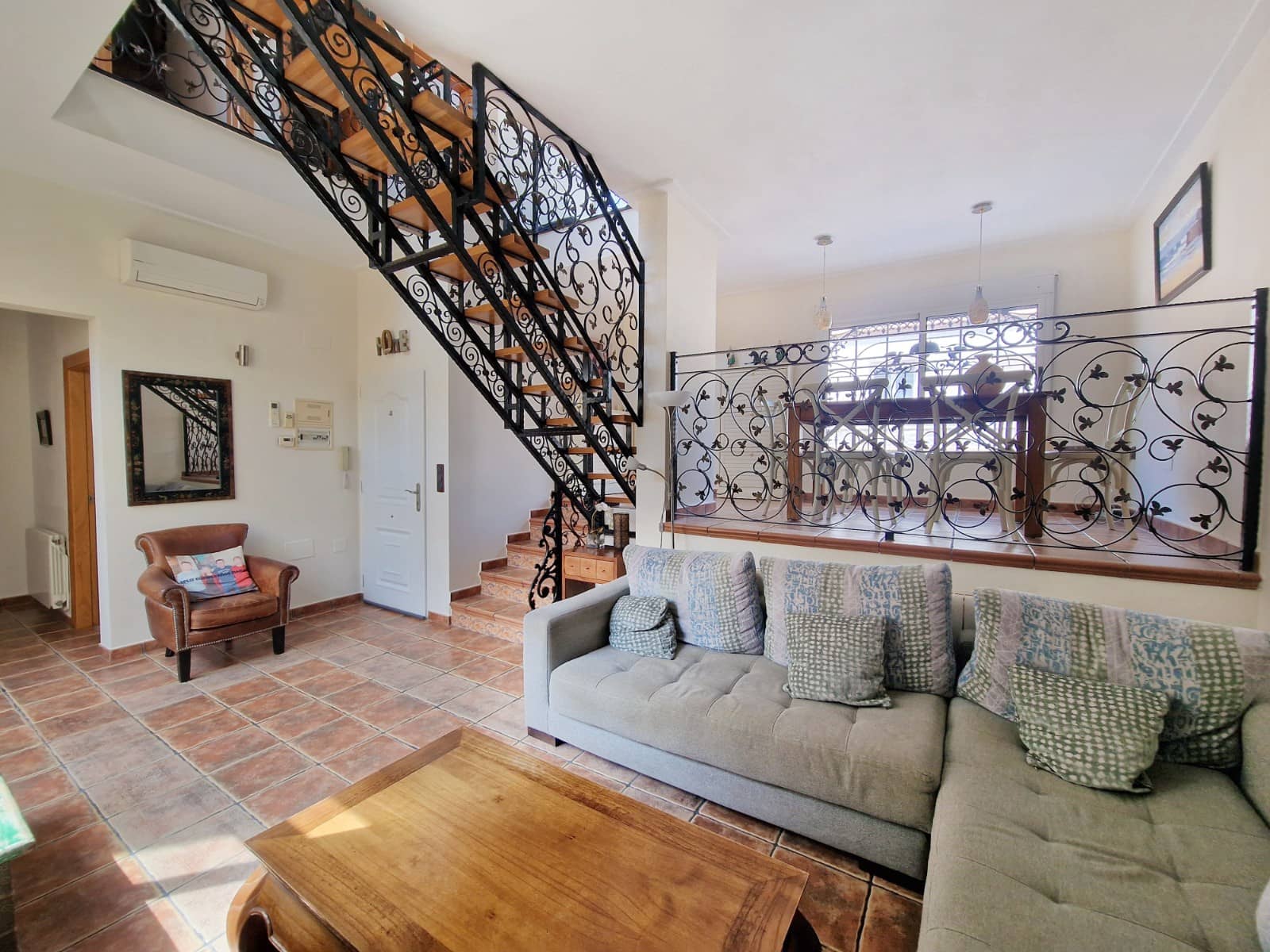 4 chambre Maison de Ville à vendre à Guardamar del Segura - 345 000 € (Ref: 9847652)