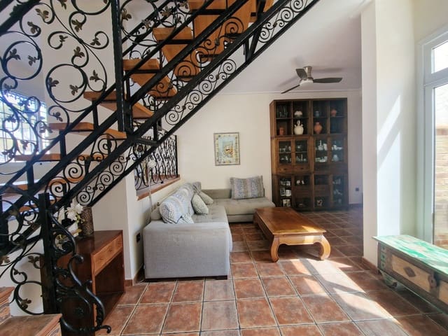 4 soverom Hus til salgs i Guardamar del Segura - € 345 000 (Ref: 9847652)