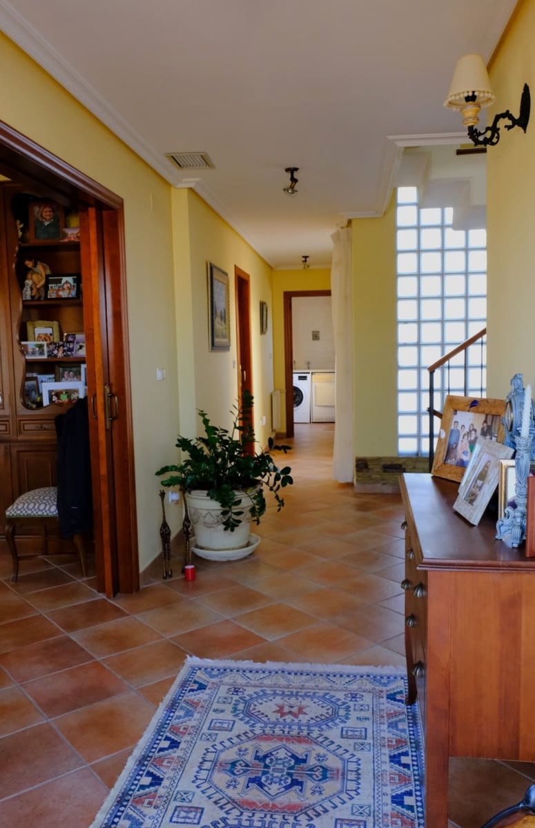 5 bedroom Villa for sale in Orihuela with pool - € 675,000 (Ref: 9847670)