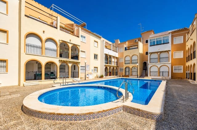 2 soveværelse Bungalow til salg i Torrevieja med swimmingpool - € 137.900 (Ref: 9849862)