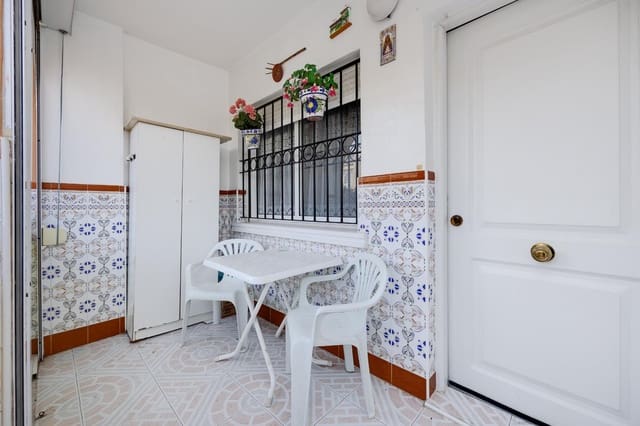 2 soveværelse Bungalow til salg i Torrevieja med swimmingpool - € 137.900 (Ref: 9849862)