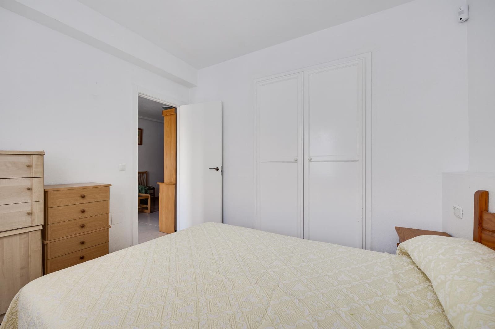 2 soveværelse Bungalow til salg i Torrevieja med swimmingpool - € 137.900 (Ref: 9849862)