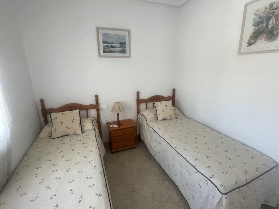 Bungalow de 2 habitaciones en Ciudad Quesada en venta con piscina - 190.000 € (Ref: 9851752)