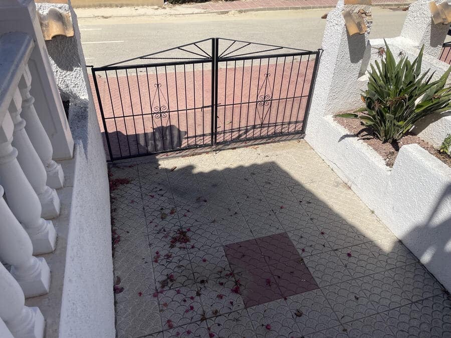 Bungalow de 2 habitaciones en Ciudad Quesada en venta con piscina - 190.000 € (Ref: 9851752)