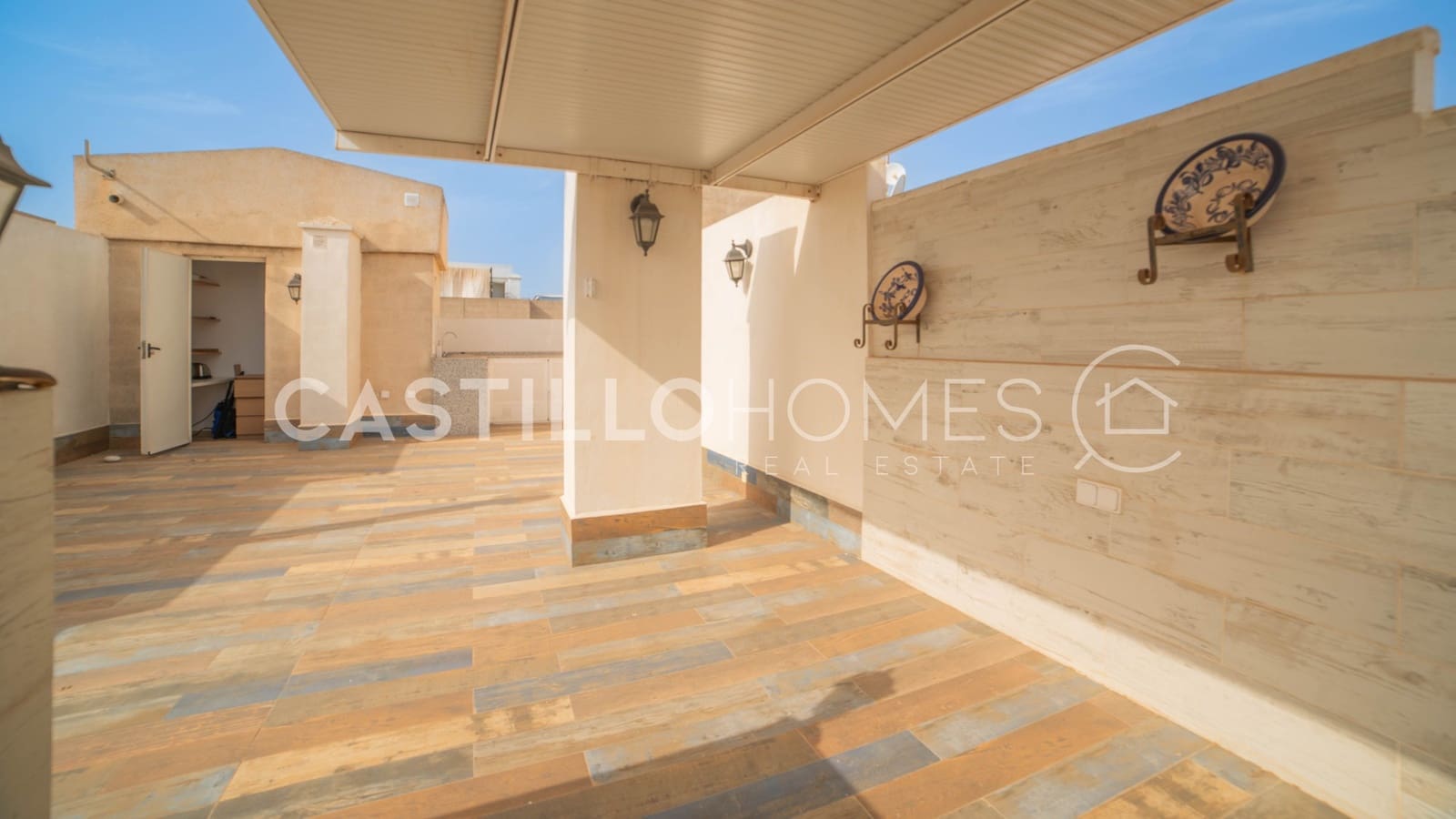 Ático de 2 habitaciones en Torrevieja en venta con piscina - 184.900 € (Ref: 9858244)