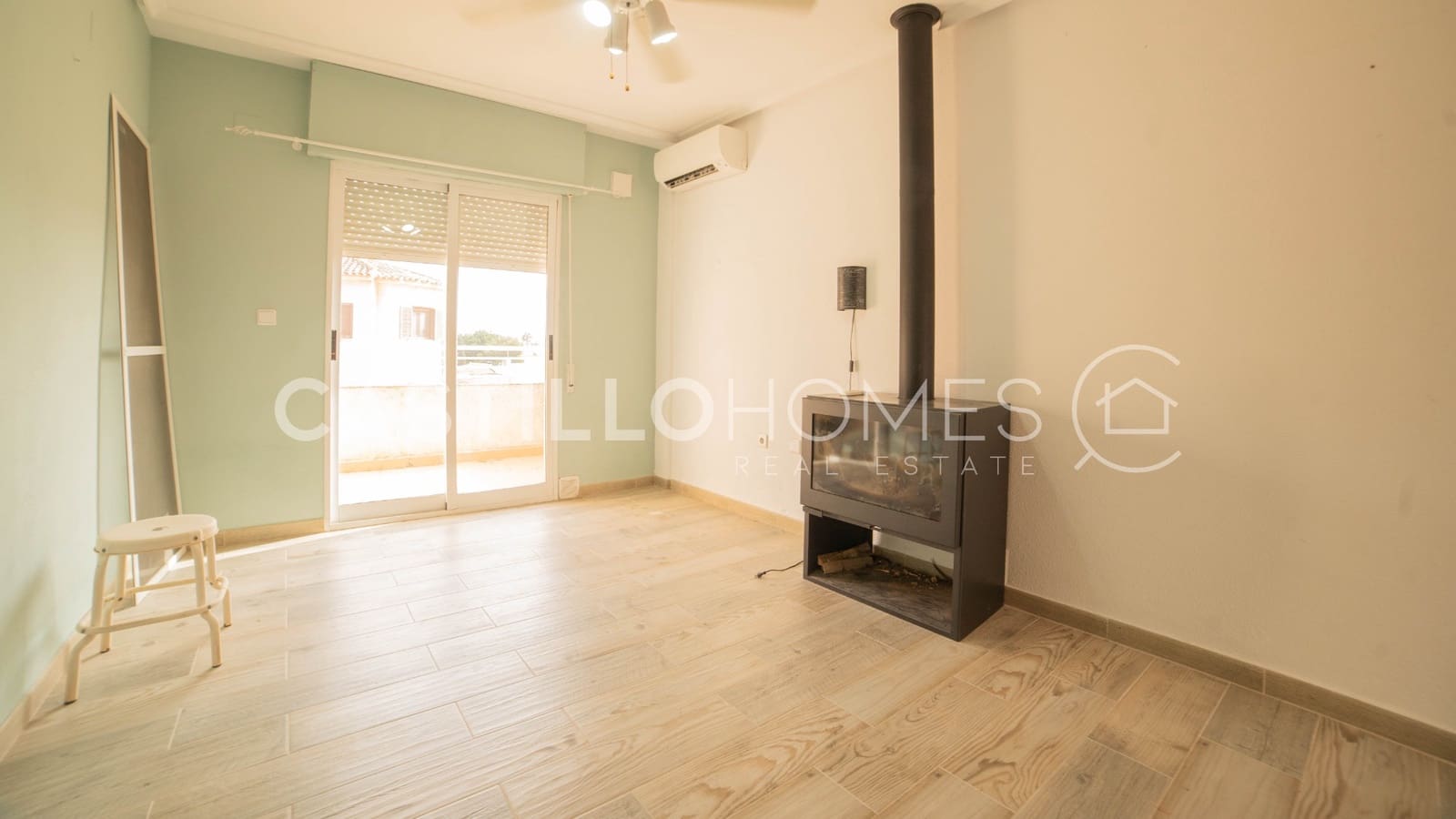 Ático de 2 habitaciones en Torrevieja en venta con piscina - 184.900 € (Ref: 9858244)