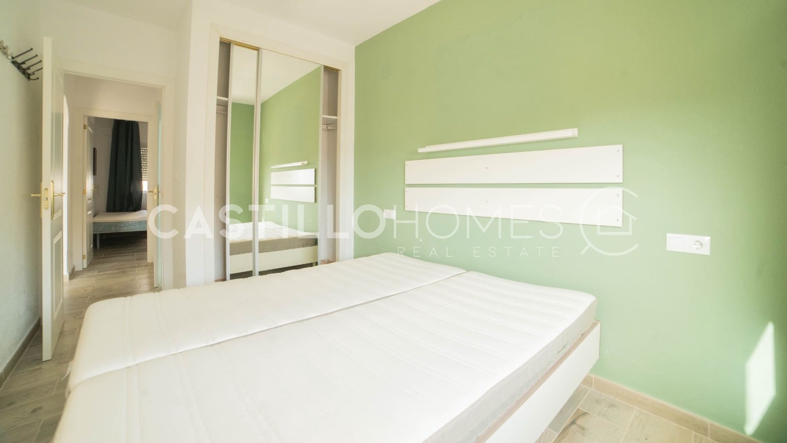 Ático de 2 habitaciones en Torrevieja en venta con piscina - 184.900 € (Ref: 9858244)