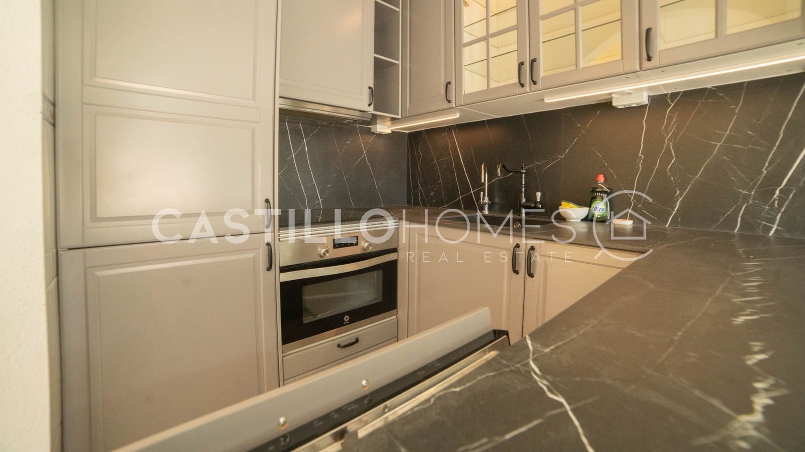 Ático de 2 habitaciones en Torrevieja en venta con piscina - 184.900 € (Ref: 9858244)