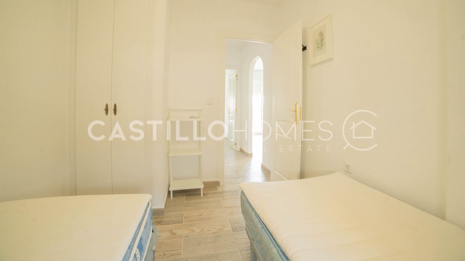 Ático de 2 habitaciones en Torrevieja en venta con piscina - 184.900 € (Ref: 9858244)