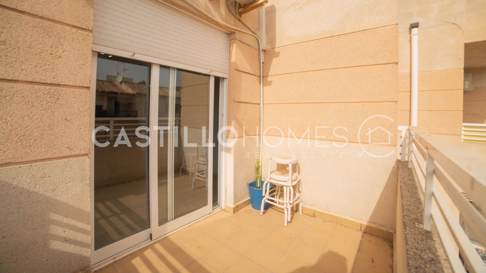 Ático de 2 habitaciones en Torrevieja en venta con piscina - 184.900 € (Ref: 9858244)