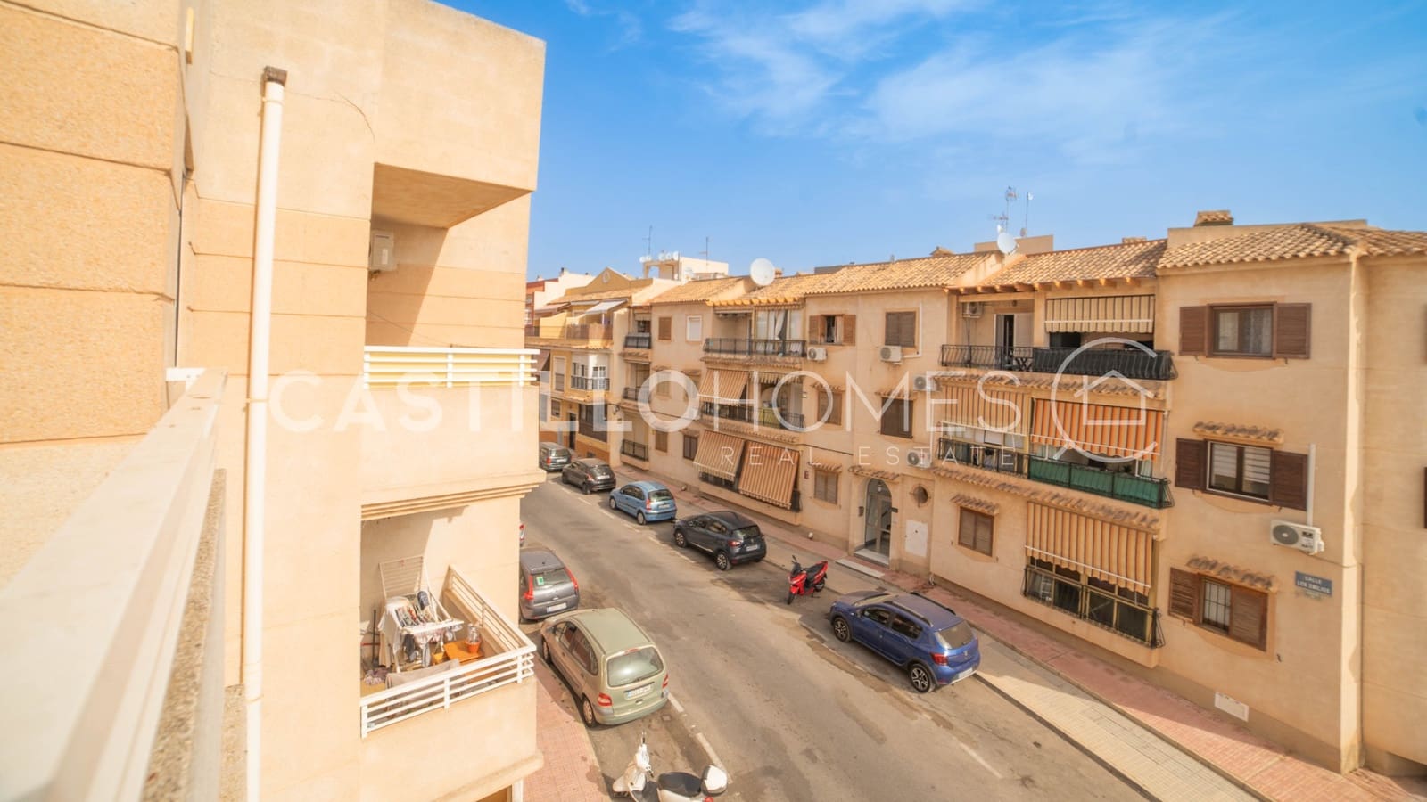 Ático de 2 habitaciones en Torrevieja en venta con piscina - 184.900 € (Ref: 9858244)