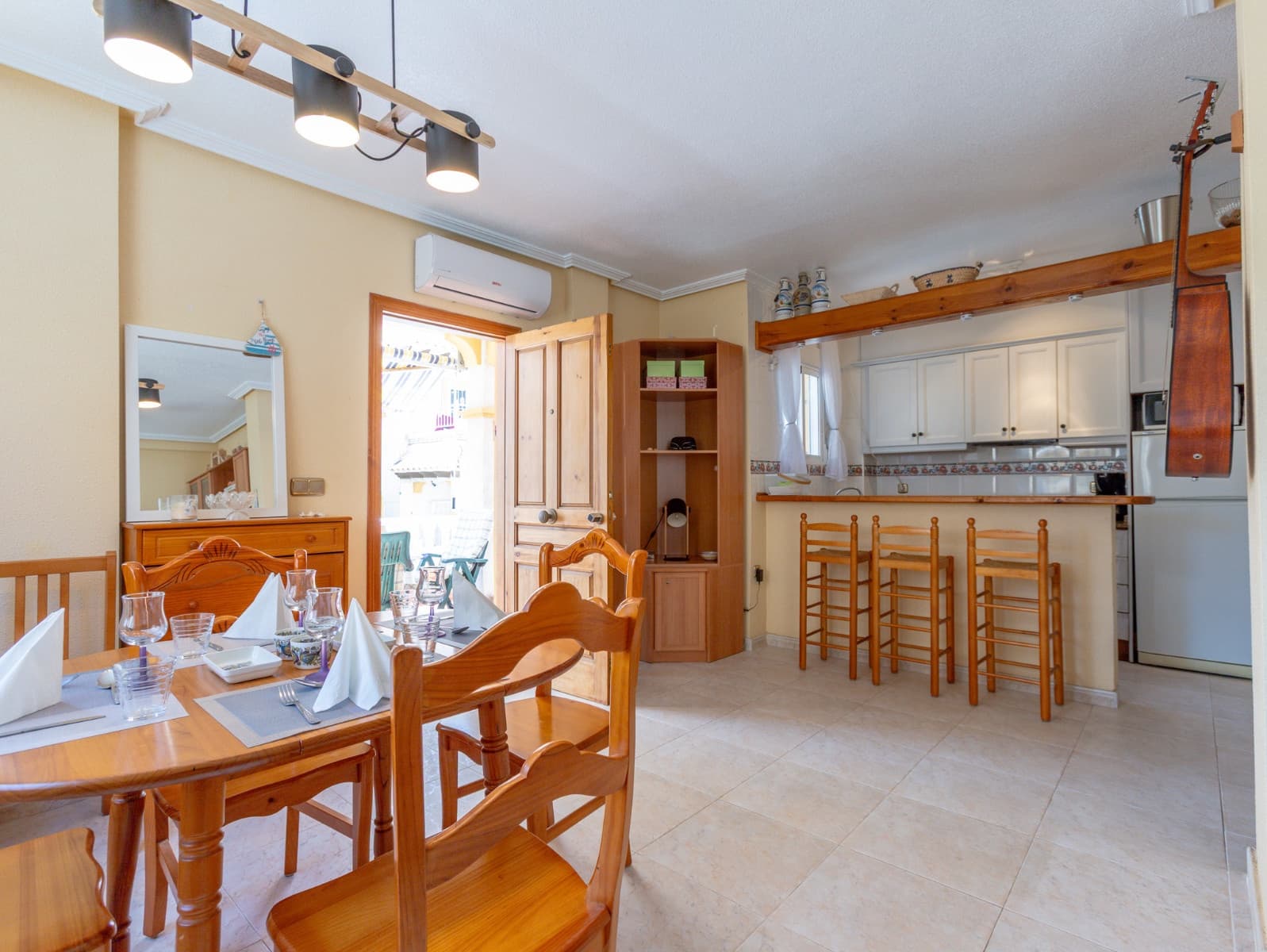 2 soverom Kjedet enebolig til salgs i Orihuela Costa med svømmebasseng - € 209 000 (Ref: 9858249)