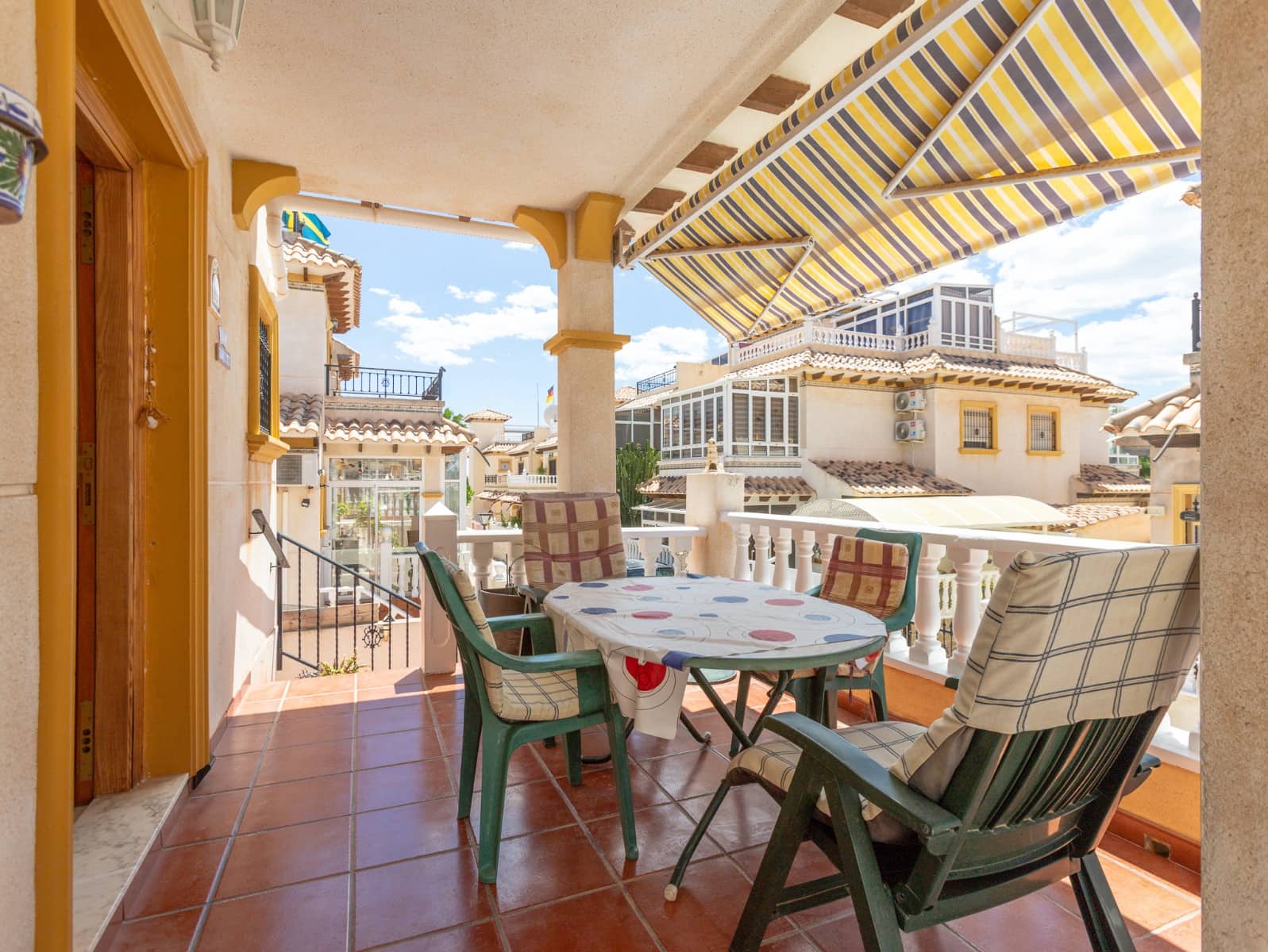 2 soverom Kjedet enebolig til salgs i Orihuela Costa med svømmebasseng - € 209 000 (Ref: 9858249)