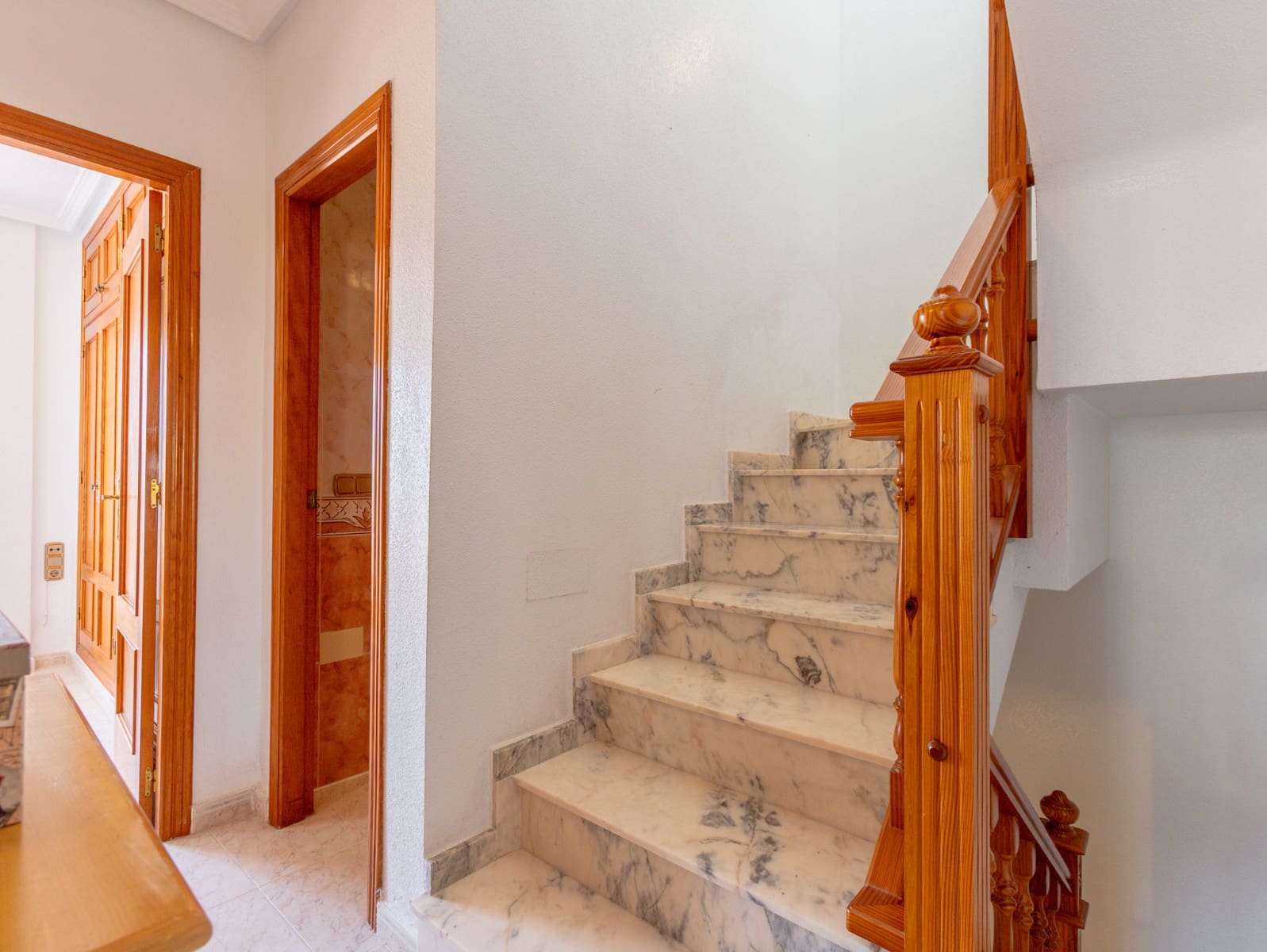 2 soverom Kjedet enebolig til salgs i Orihuela Costa med svømmebasseng - € 209 000 (Ref: 9858249)