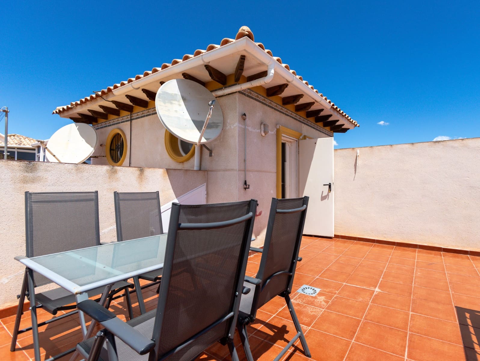 2 soverom Kjedet enebolig til salgs i Orihuela Costa med svømmebasseng - € 209 000 (Ref: 9858249)