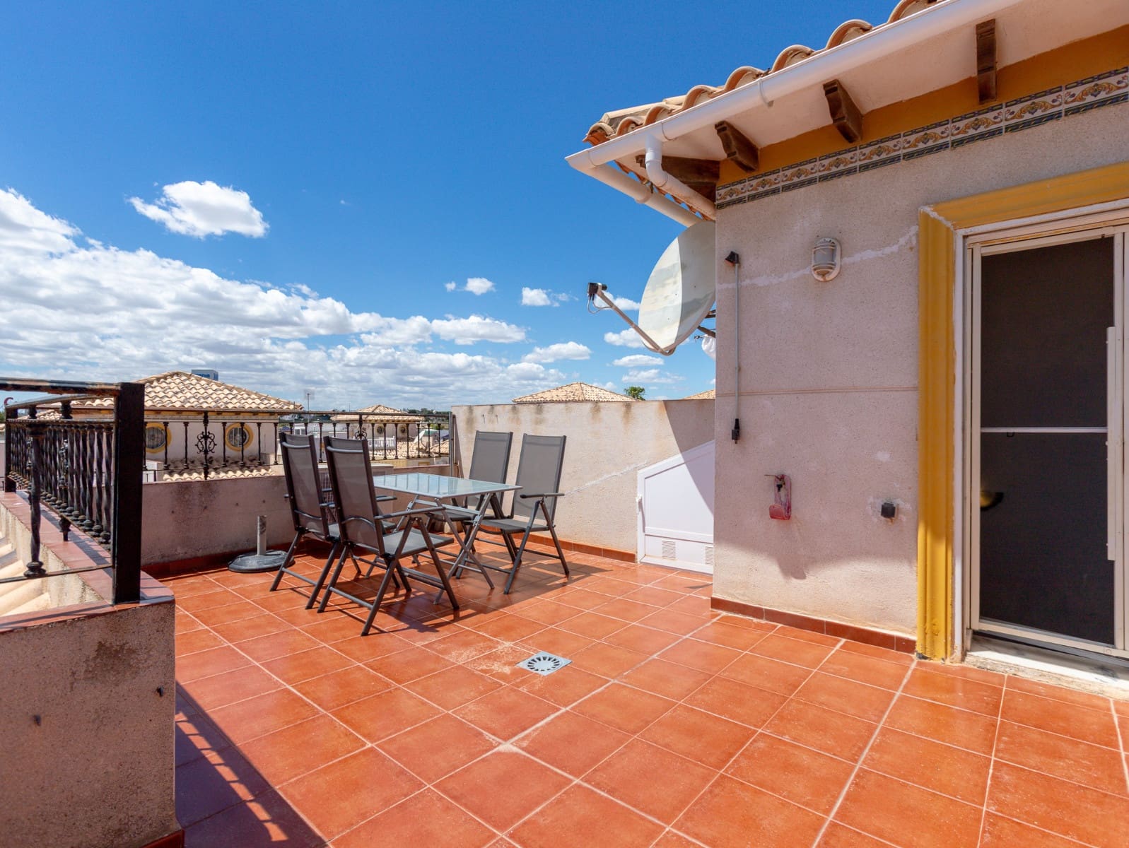 2 soverom Kjedet enebolig til salgs i Orihuela Costa med svømmebasseng - € 209 000 (Ref: 9858249)