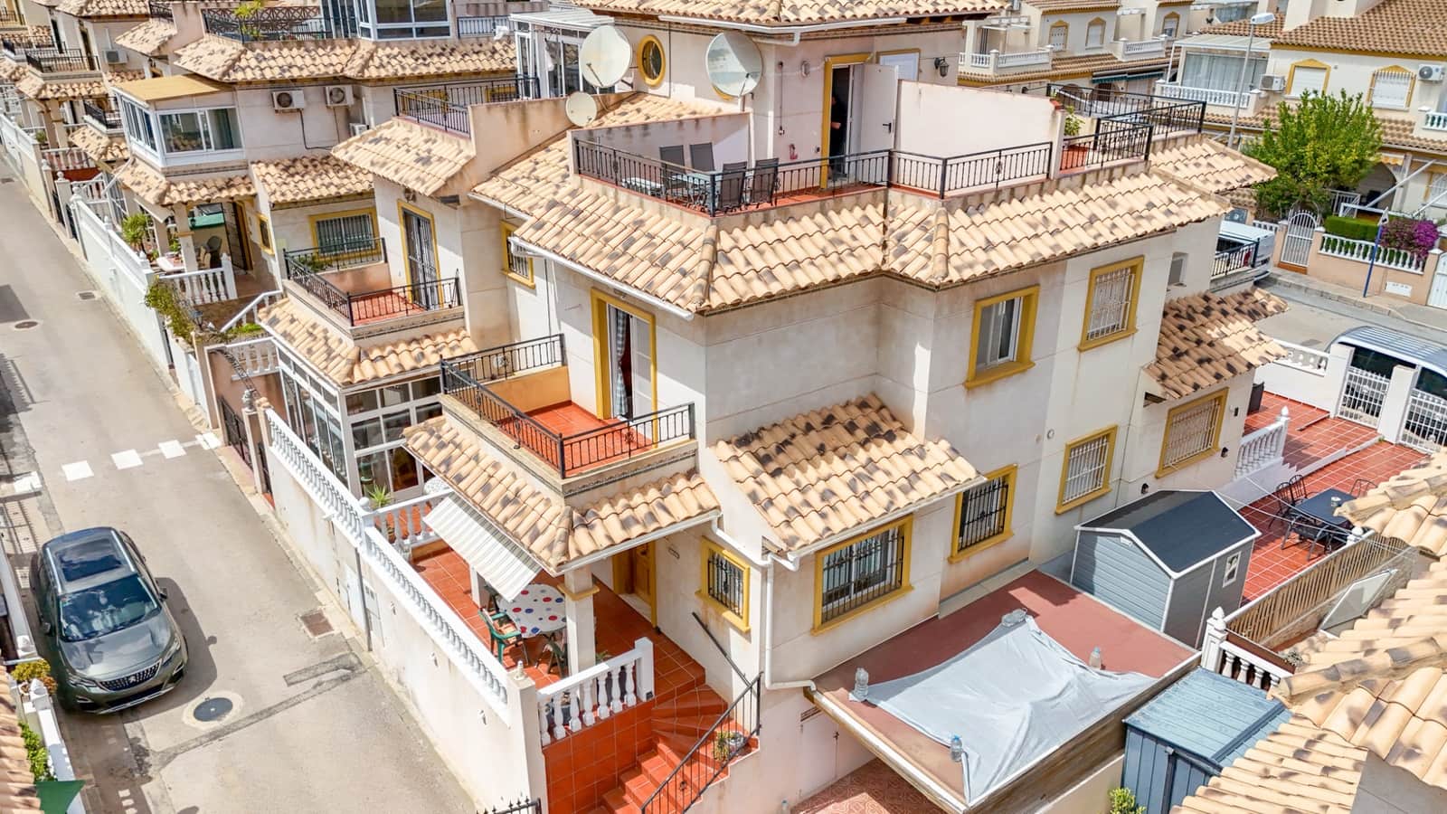 2 soverom Kjedet enebolig til salgs i Orihuela Costa med svømmebasseng - € 209 000 (Ref: 9858249)