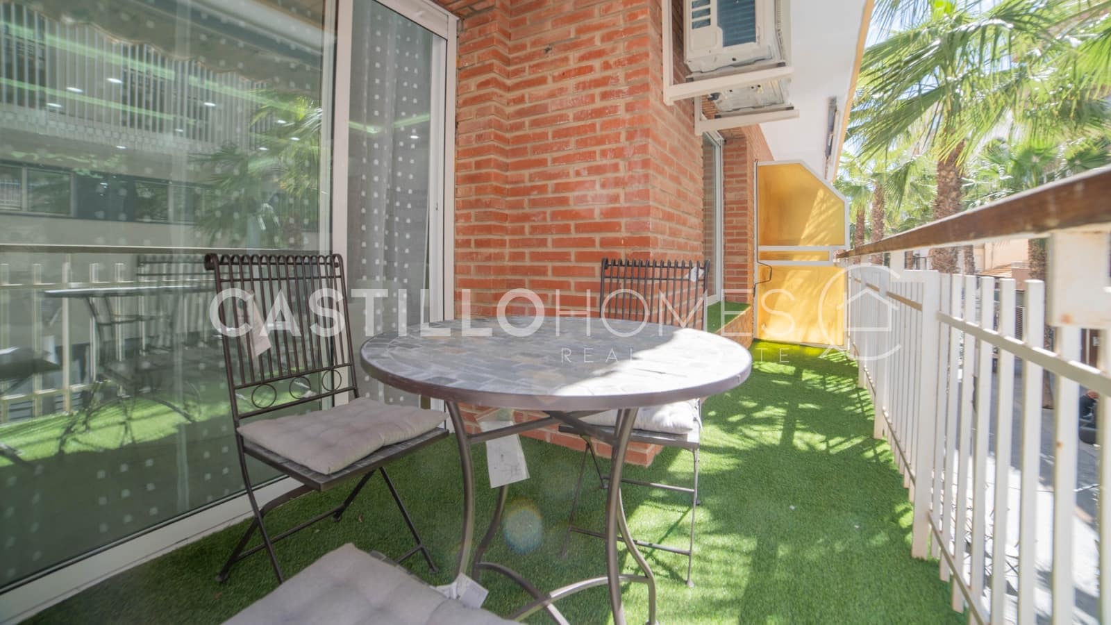 Apartamento de 4 habitaciones en Torrevieja en venta - 285.000 € (Ref: 9858253)