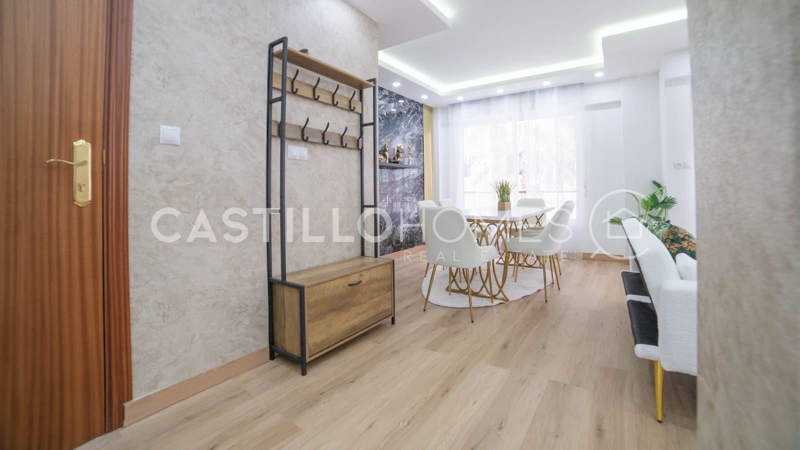 Apartamento de 4 habitaciones en Torrevieja en venta - 285.000 € (Ref: 9858253)