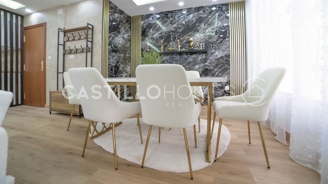 Apartamento de 4 habitaciones en Torrevieja en venta - 285.000 € (Ref: 9858253)