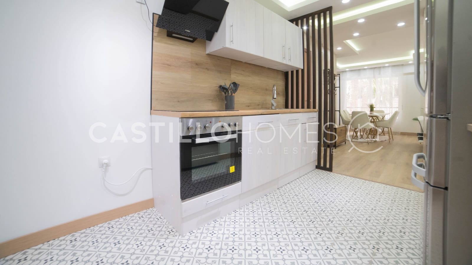 Apartamento de 4 habitaciones en Torrevieja en venta - 285.000 € (Ref: 9858253)