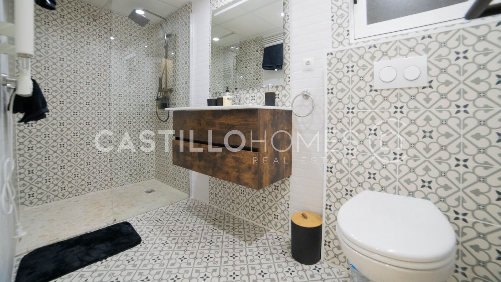 Apartamento de 4 habitaciones en Torrevieja en venta - 285.000 € (Ref: 9858253)