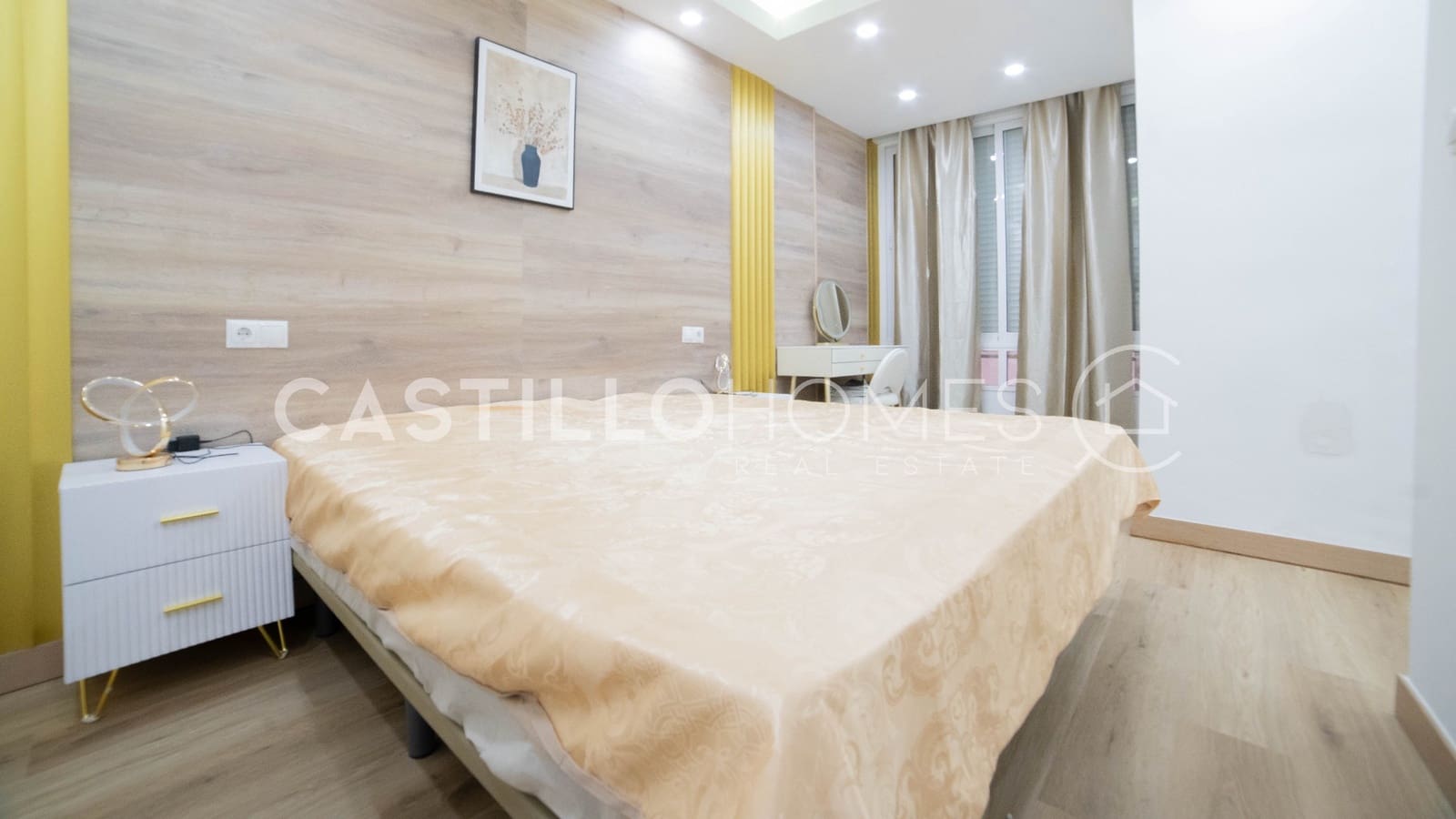 Apartamento de 4 habitaciones en Torrevieja en venta - 285.000 € (Ref: 9858253)