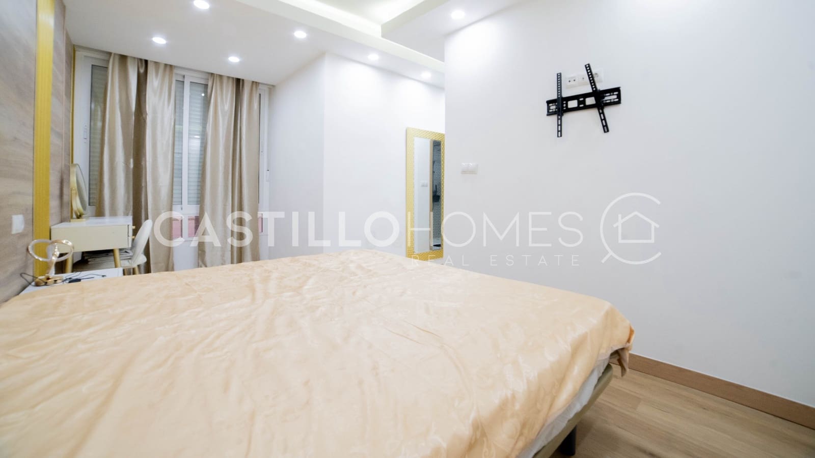 Apartamento de 4 habitaciones en Torrevieja en venta - 285.000 € (Ref: 9858253)
