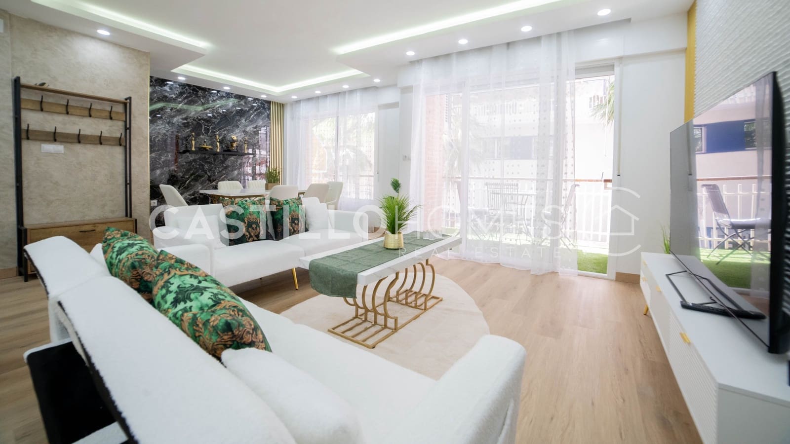 Apartamento de 4 habitaciones en Torrevieja en venta - 285.000 € (Ref: 9858253)