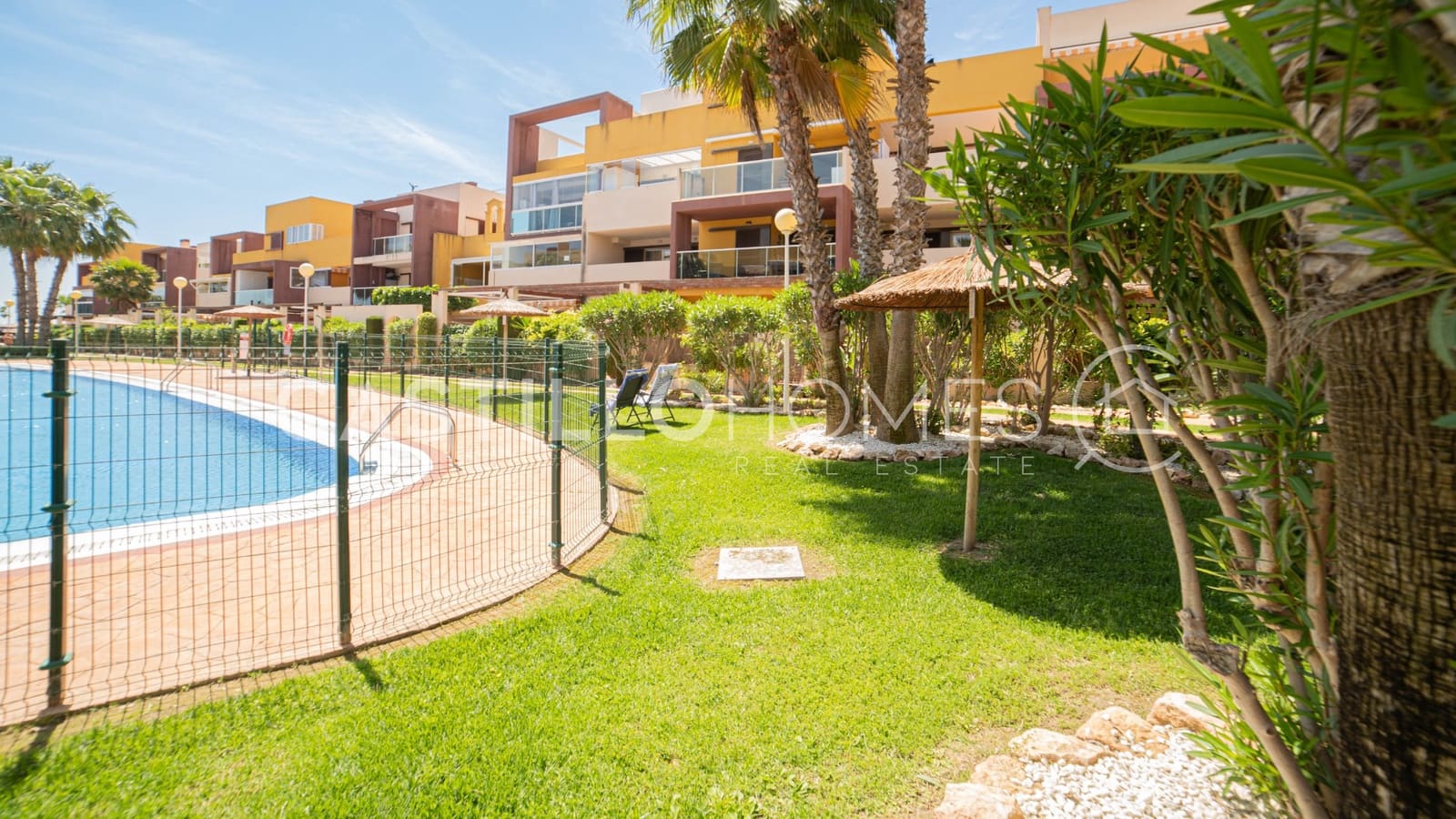 2 Zimmer Apartment zu verkaufen in Orihuela Costa mit Pool - 255.000 € (Ref: 9858257)