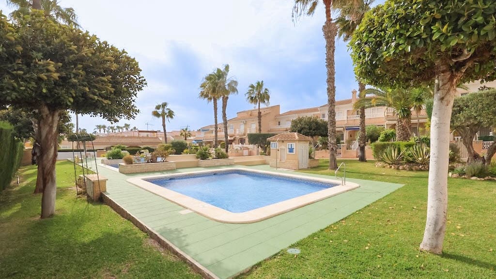 2 soveværelse Lejlighed til salg i Ciudad Quesada med swimmingpool - € 179.900 (Ref: 9858263)