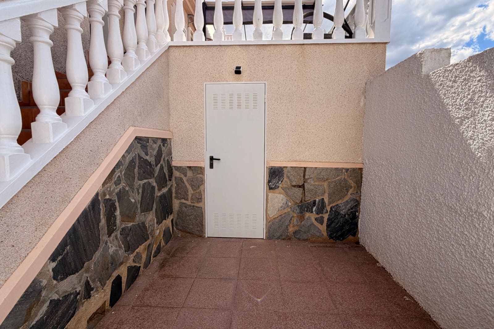 2 bedroom Townhouse for sale in Ciudad Quesada with pool garage - € 219,999 (Ref: 9858264)