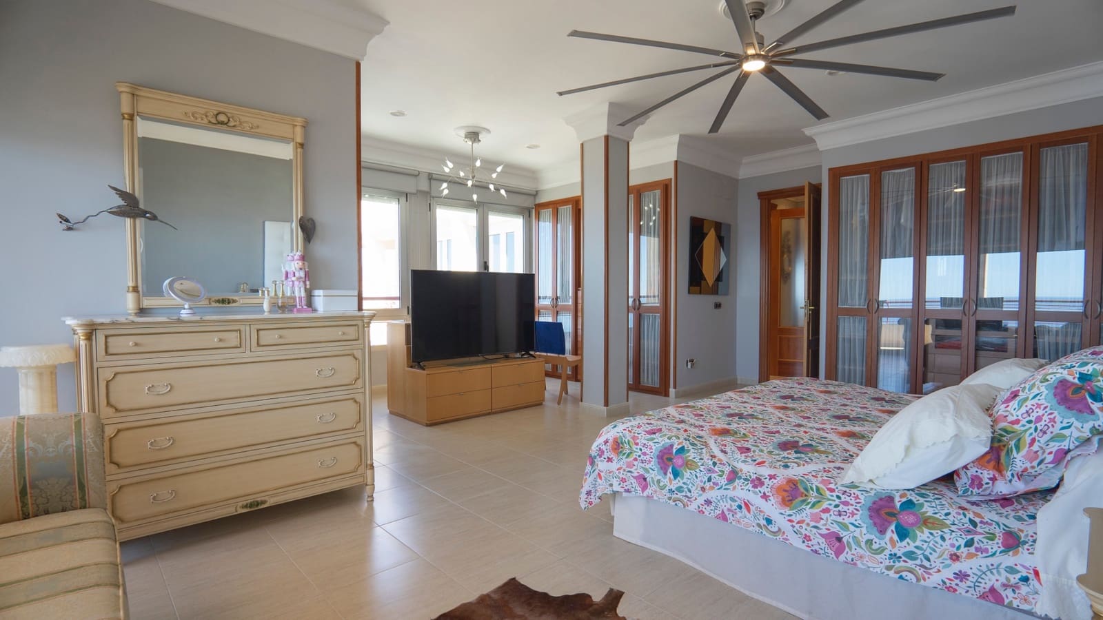 5 sypialnia Apartament na sprzedaż w Benidorm z basenem - 1 700 000 € (Ref: 9863818)