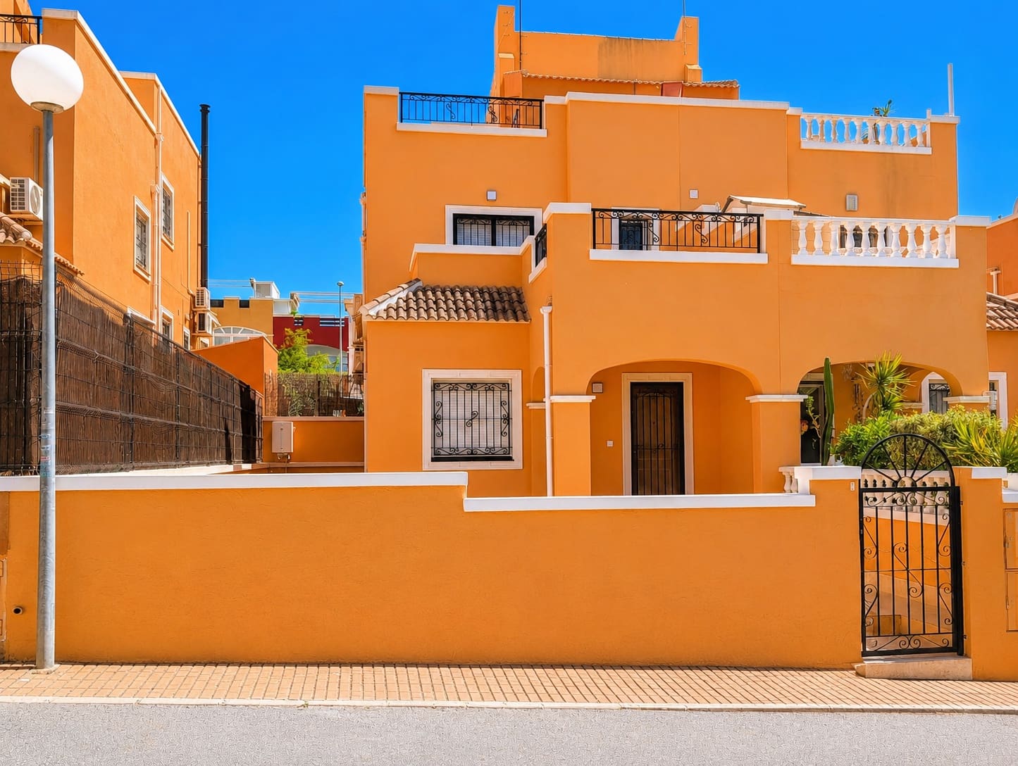 3 Zimmer Villa zu verkaufen in Orihuela Costa mit Pool - 259.000 € (Ref: 9867249)