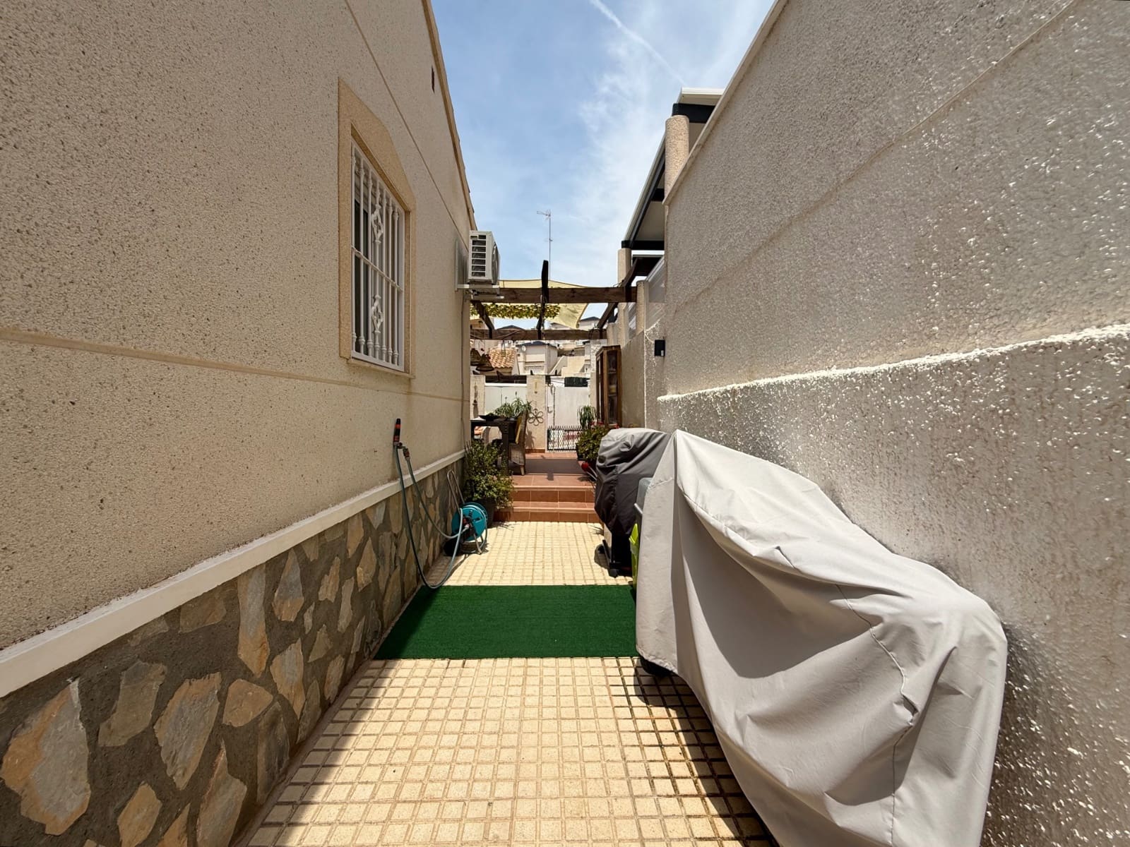 Chalet de 2 habitaciones en Ciudad Quesada en venta con piscina - 177.000 € (Ref: 9876871)