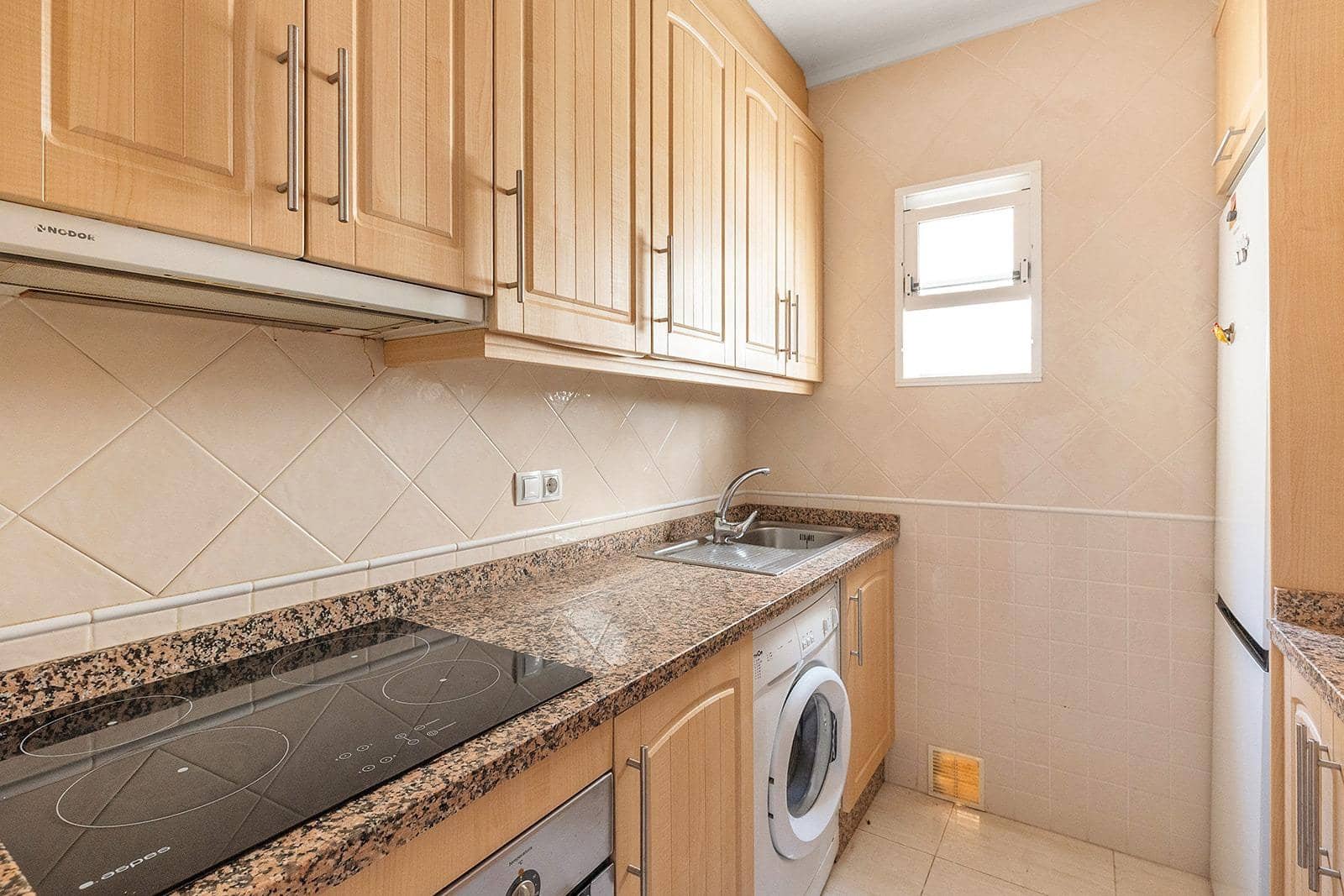 Ático de 3 habitaciones en Torrevieja en venta con piscina - 213.500 € (Ref: 9876874)