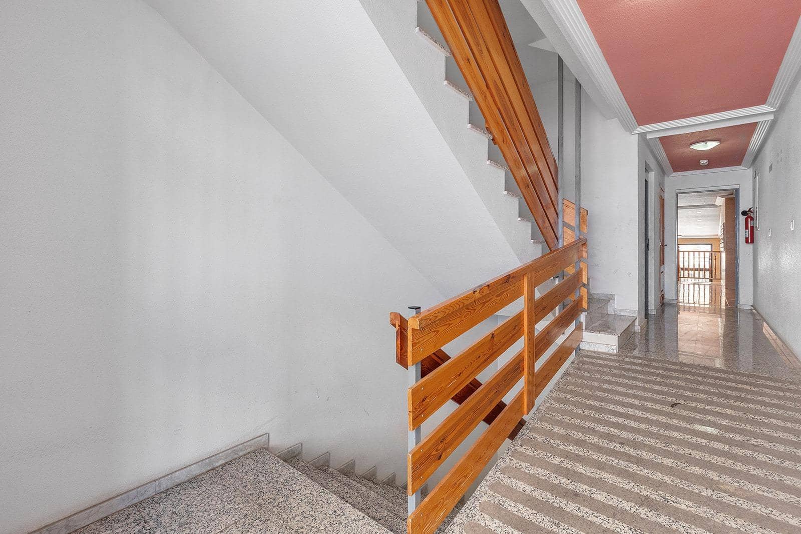 Ático de 3 habitaciones en Torrevieja en venta con piscina - 213.500 € (Ref: 9876874)