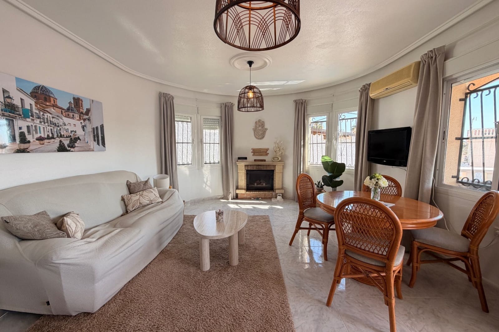 3 slaapkamer Villa te koop in Ciudad Quesada met zwembad - € 299.999 (Ref: 9876876)