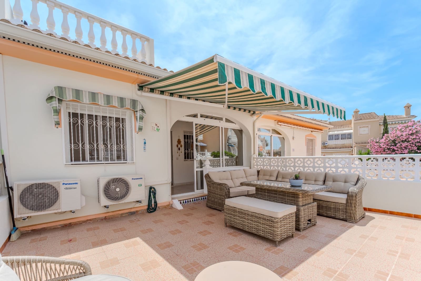 2 soverom Bungalow til salgs i Ciudad Quesada med svømmebasseng - € 187 000 (Ref: 9878844)