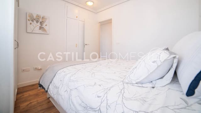 2 chambre Appartement à vendre à Torrevieja avec piscine garage - 149 000 € (Ref: 9879524)