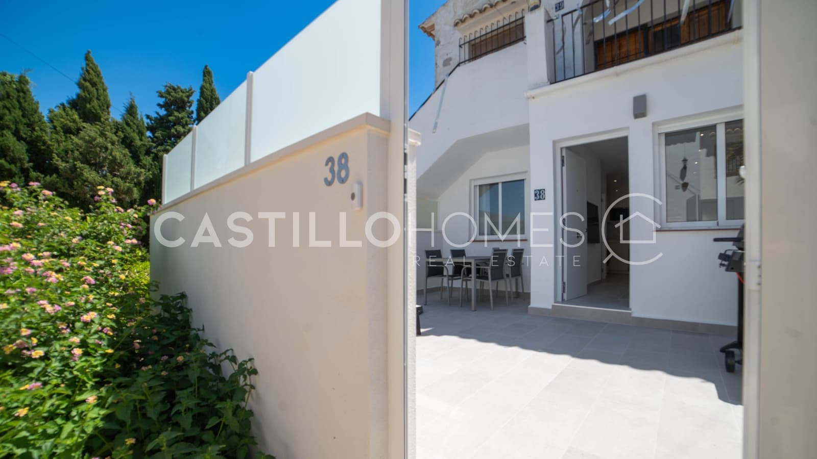 1 soveværelse Bungalow til salg i Torrevieja med swimmingpool - € 175.000 (Ref: 9879525)