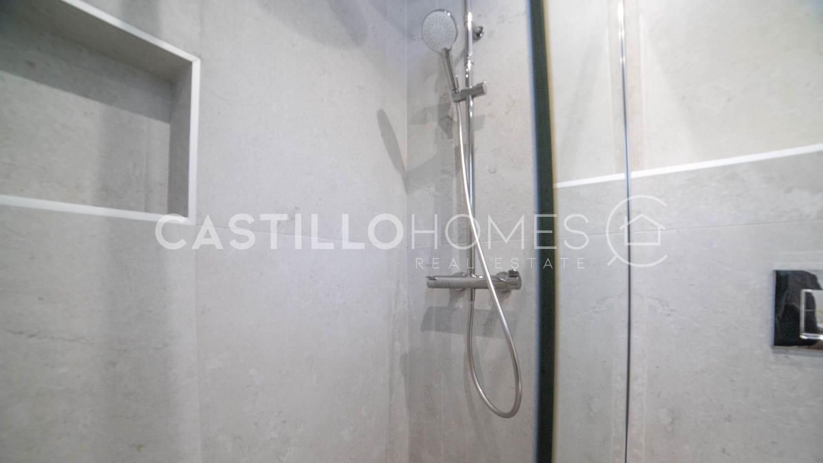 1 soveværelse Bungalow til salg i Torrevieja med swimmingpool - € 175.000 (Ref: 9879525)